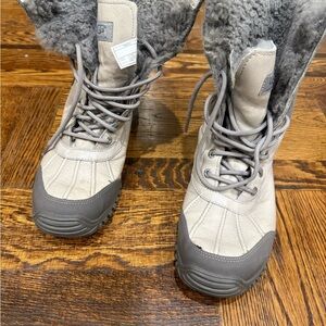 UGG Adirondack Gray